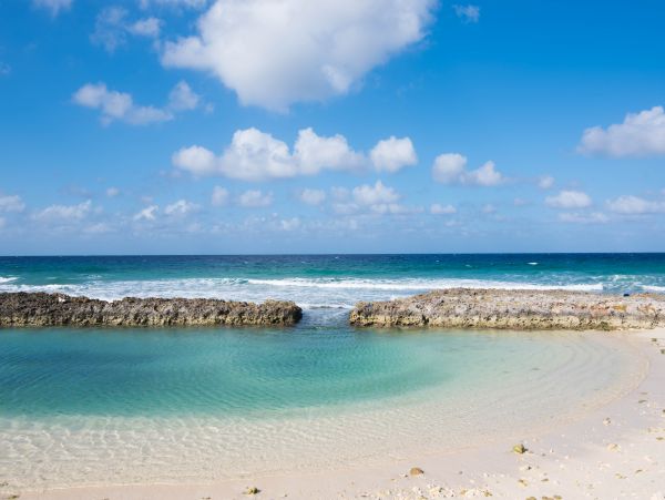 Cayman Islands Three Bedroom Condo Sleeps 6