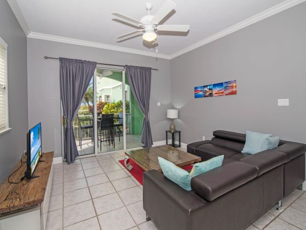 Cayman Islands Three Bedroom Condo Sleeps 6