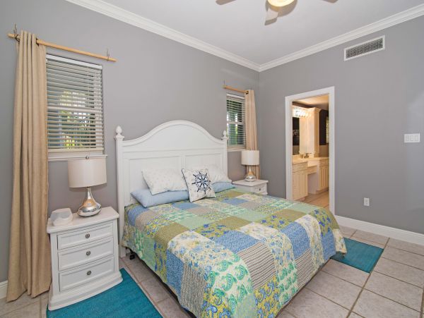 Cayman Islands Three Bedroom Condo Sleeps 6