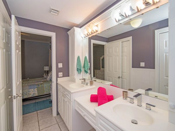 Cayman Islands Three Bedroom Condo Sleeps 6