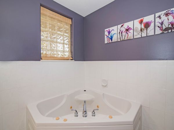 Cayman Islands Three Bedroom Condo Sleeps 6