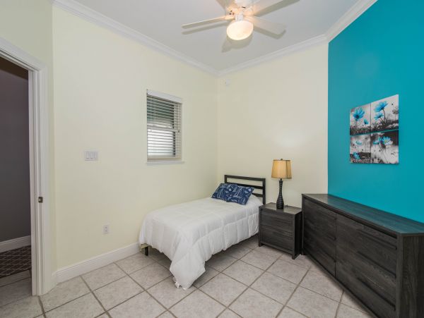 Cayman Islands Three Bedroom Condo Sleeps 6