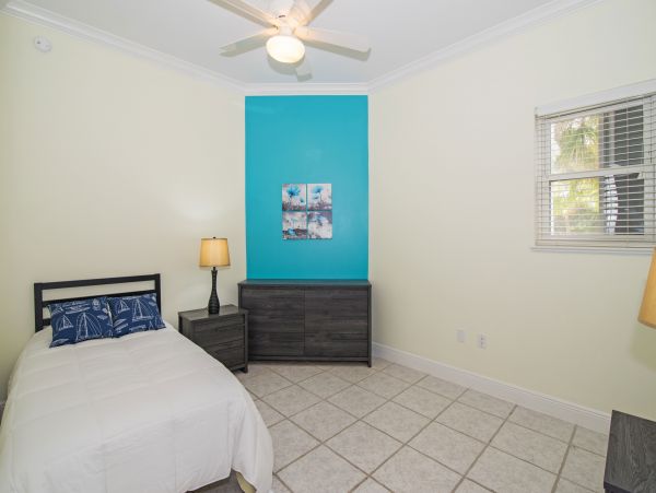 Cayman Islands Three Bedroom Condo Sleeps 6