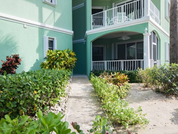 Cayman Islands Three Bedroom Condo Sleeps 6
