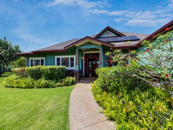 Princeville Walk to Beaches Vacation Home Four Bedrooms