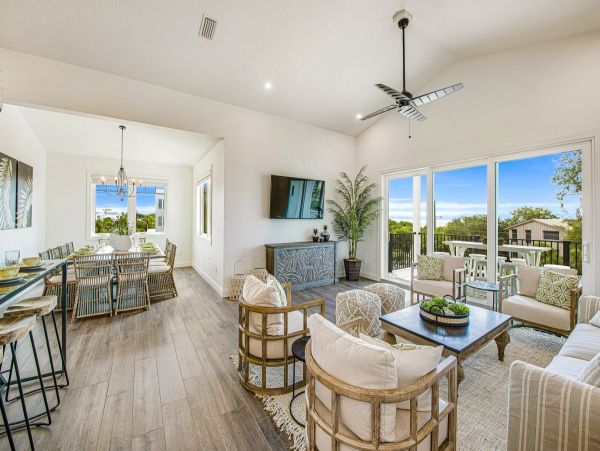 Siesta Key 8 Bedrooms Beach Views Home Sleeps 19 Guests