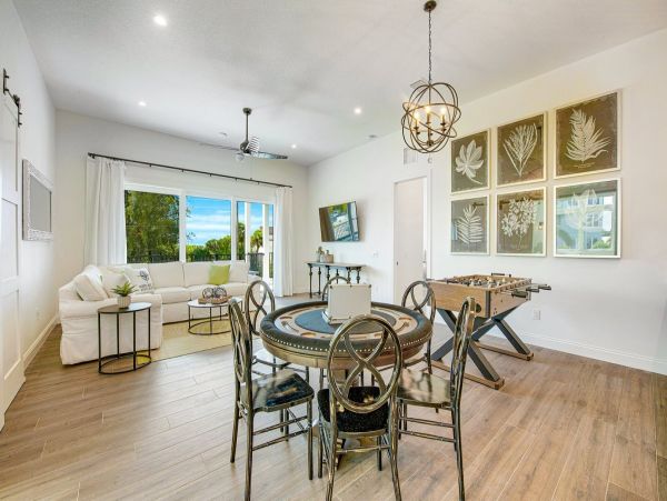 Siesta Key 8 Bedrooms Beach Views Home Sleeps 19 Guests