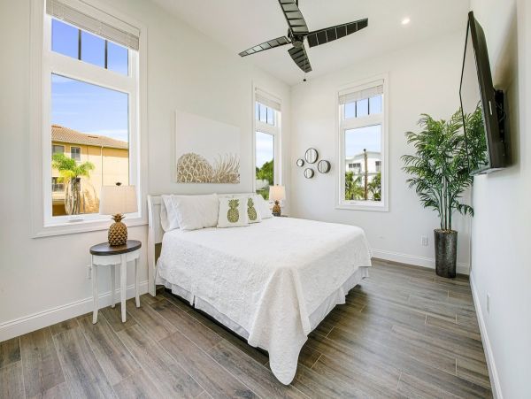 Siesta Key 8 Bedrooms Beach Views Home Sleeps 19 Guests
