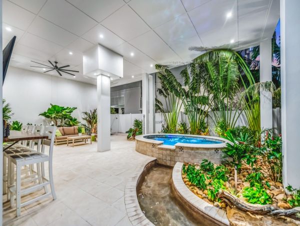 Siesta Key 8 Bedrooms Beach Views Home Sleeps 19 Guests