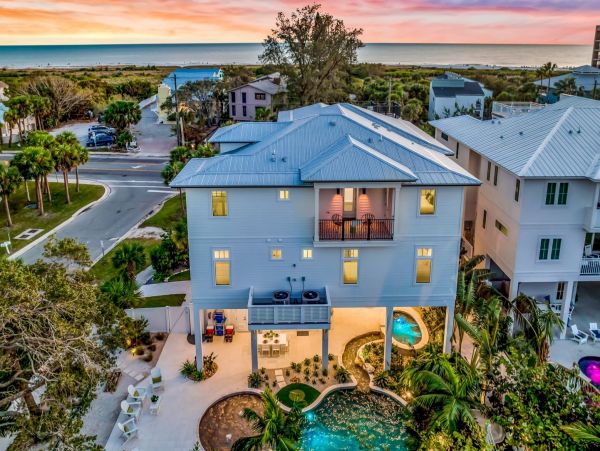 Siesta Key 8 Bedrooms Beach Views Home Sleeps 19 Guests