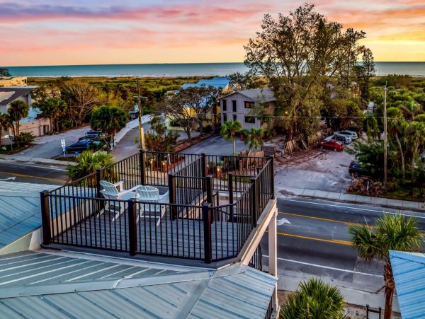 Siesta Key 8 Bedrooms Beach Views Home Sleeps 19 Guests