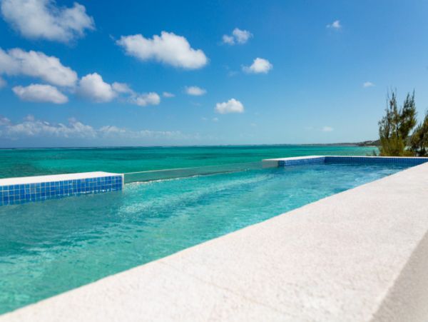 Beautiful Two Bedroom Villa Right on the Beach with Plunge Pool