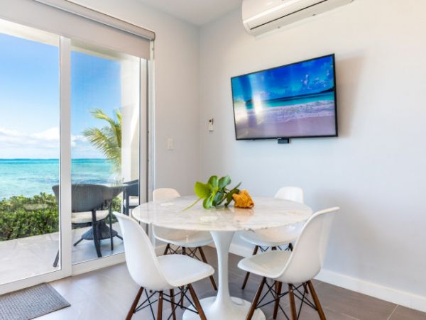 Beautiful Two Bedroom Villa Right on the Beach with Plunge Pool