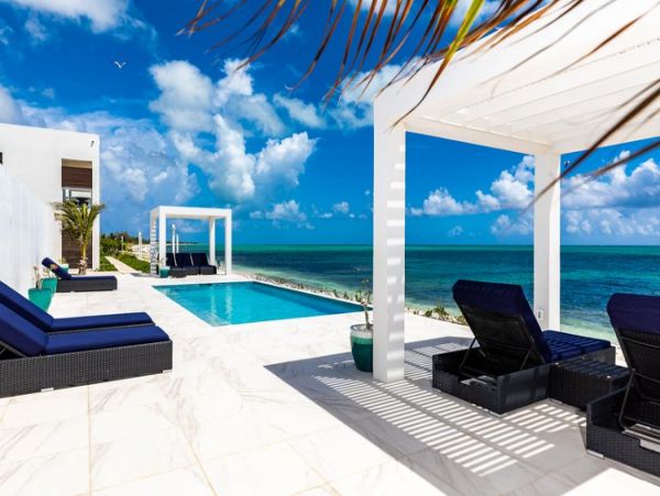 Oceanfront One Bedroom Vacation Rental in Turks and Caicos