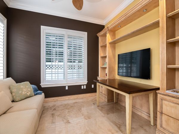 Luxury Lauderdale Isles Waterfront Home – Heated Pool, Dock, & Family Amenities