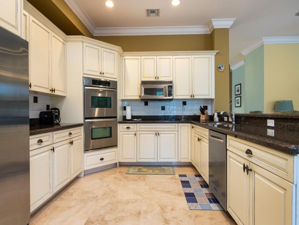 Luxury Lauderdale Isles Waterfront Home – Heated Pool, Dock, & Family Amenities