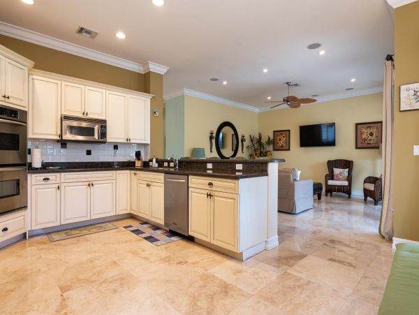 Luxury Lauderdale Isles Waterfront Home – Heated Pool, Dock, & Family Amenities