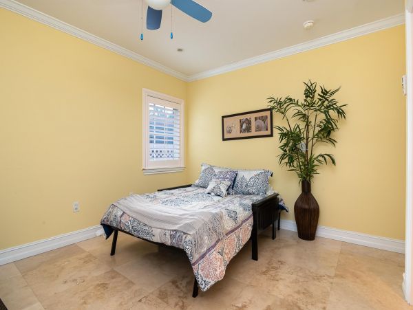 Luxury Lauderdale Isles Waterfront Home – Heated Pool, Dock, & Family Amenities