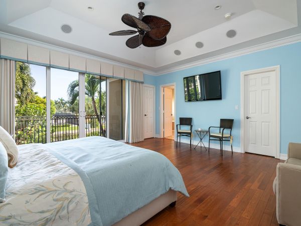 Luxury Lauderdale Isles Waterfront Home – Heated Pool, Dock, & Family Amenities