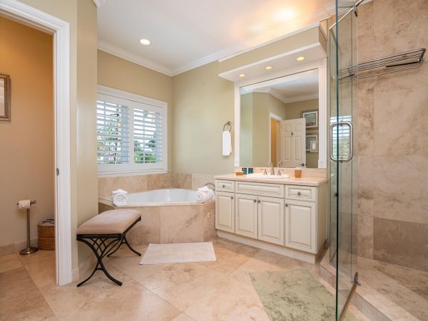 Luxury Lauderdale Isles Waterfront Home – Heated Pool, Dock, & Family Amenities