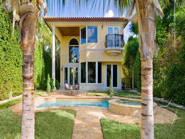 Luxury Miami SIx Bedroom Vacation Villa With Private Pools