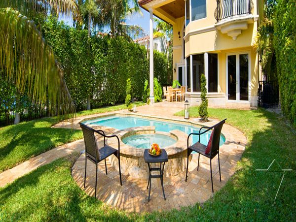 Luxury Miami SIx Bedroom Vacation Villa With Private Pools
