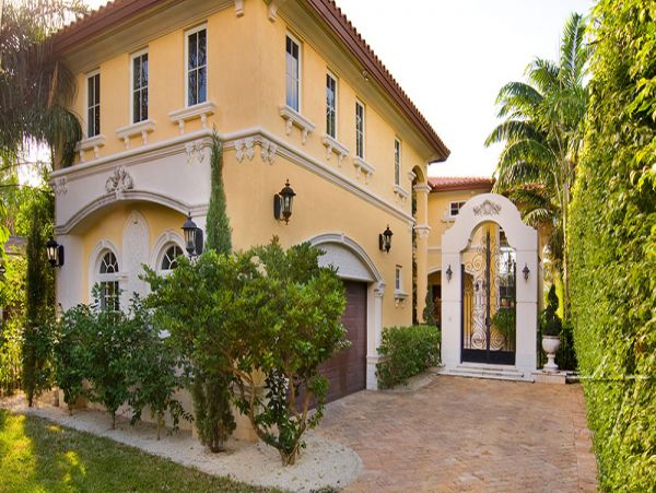 Luxury Miami SIx Bedroom Vacation Villa With Private Pools