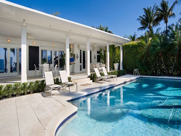 Luxury 4 Bedroom Miami Beach Vacation Rental - Water Front Villa with Pool & Spa