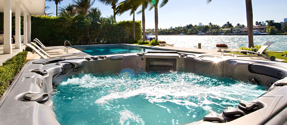 Luxury 4 Bedroom Miami Beach Vacation Rental - Water Front Villa with Pool & Spa