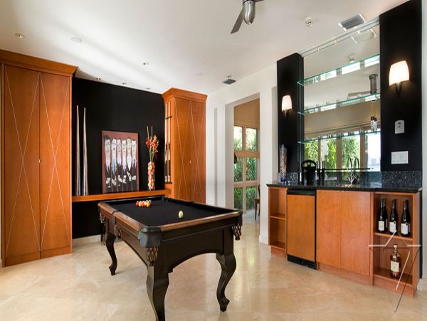Luxury 4 Bedroom Miami Beach Vacation Rental - Water Front Villa with Pool & Spa