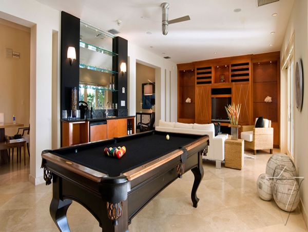 Luxury 4 Bedroom Miami Beach Vacation Rental - Water Front Villa with Pool & Spa