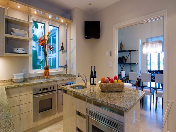 Luxury 4 Bedroom Miami Beach Vacation Rental - Water Front Villa with Pool & Spa