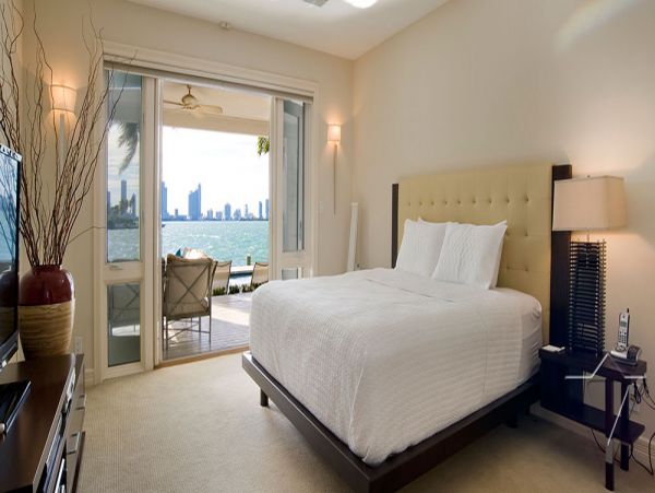 Luxury 4 Bedroom Miami Beach Vacation Rental - Water Front Villa with Pool & Spa