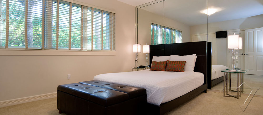 Luxury 4 Bedroom Miami Beach Vacation Rental - Water Front Villa with Pool & Spa