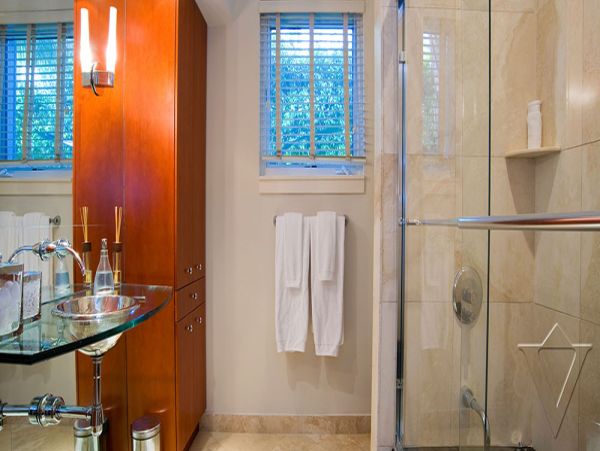 Luxury 4 Bedroom Miami Beach Vacation Rental - Water Front Villa with Pool & Spa