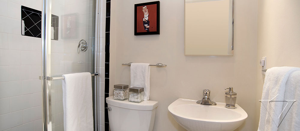 Luxury 4 Bedroom Miami Beach Vacation Rental - Water Front Villa with Pool & Spa