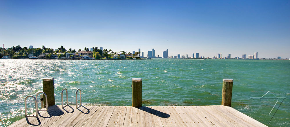 Luxury 4 Bedroom Miami Beach Vacation Rental - Water Front Villa with Pool & Spa