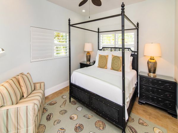 Ocean Front Grand Cayman Vacation Home Six Bedroom