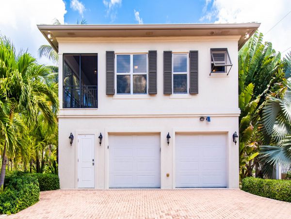 Ocean Front Grand Cayman Vacation Home Six Bedroom
