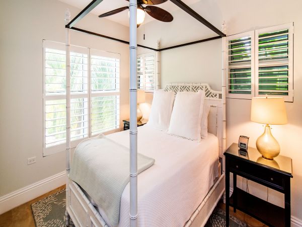 Ocean Front Grand Cayman Vacation Home Six Bedroom