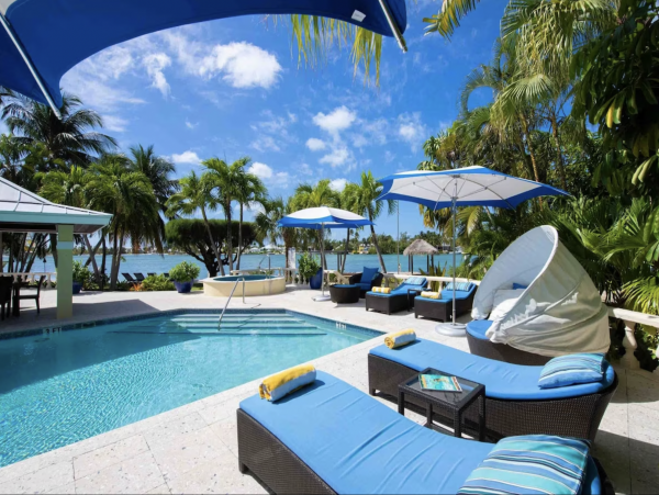 Cayman Island Beachfront Escape Villa Main House & Cottage (option)