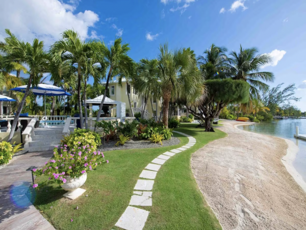 Cayman Island Beachfront Escape Villa Main House & Cottage (option)