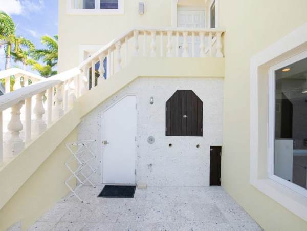 Cayman Island Beachfront Escape Villa Main House & Cottage (option)