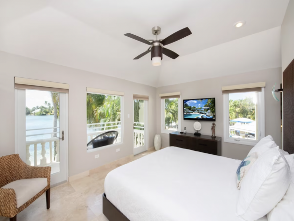 Cayman Island Beachfront Escape Villa Main House & Cottage (option)