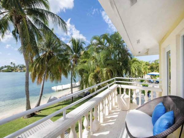 Cayman Island Beachfront Escape Villa Main House & Cottage (option)