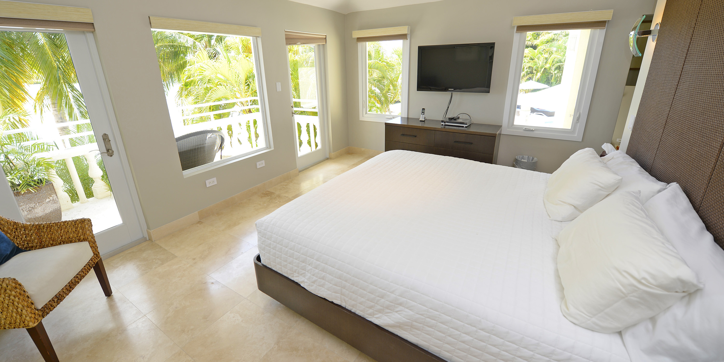 Cayman Island Beachfront Escape Villa Main House & Cottage (option)