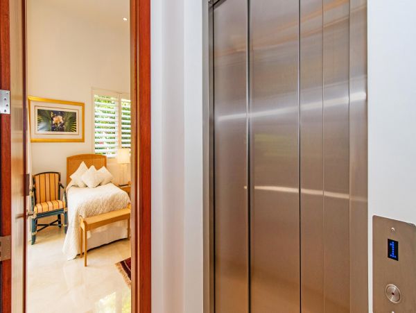 Cayman Islands Home 959842