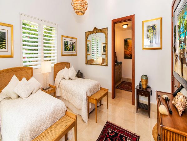 Cayman Islands Home 959842