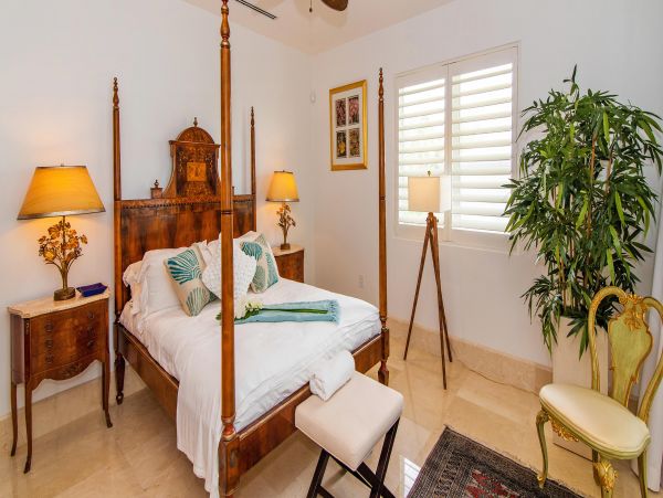 Cayman Islands Home 959842