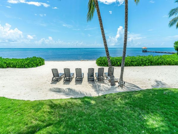 Cayman Island Luxury Living Main House & Cottage 7 Bedroom Paradise in South Sound